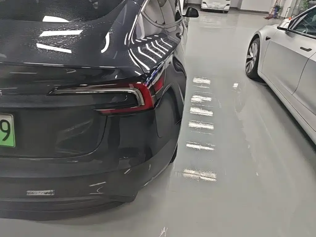Tesla Model 3 — фото 10