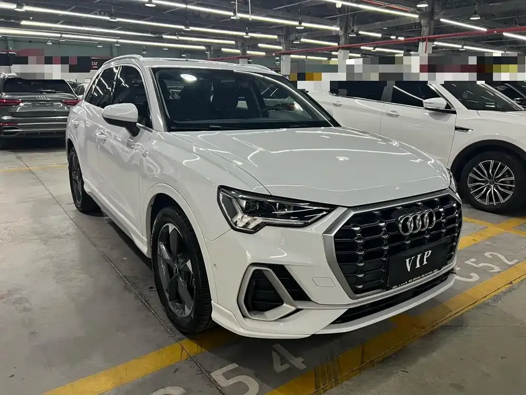 Audi Q3 — фото 10