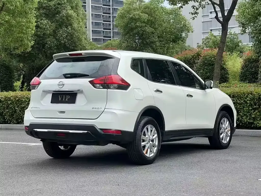 Nissan X-Trail — фото 9