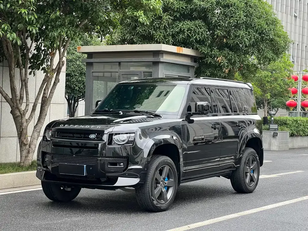 Land Rover Defender — фото 1