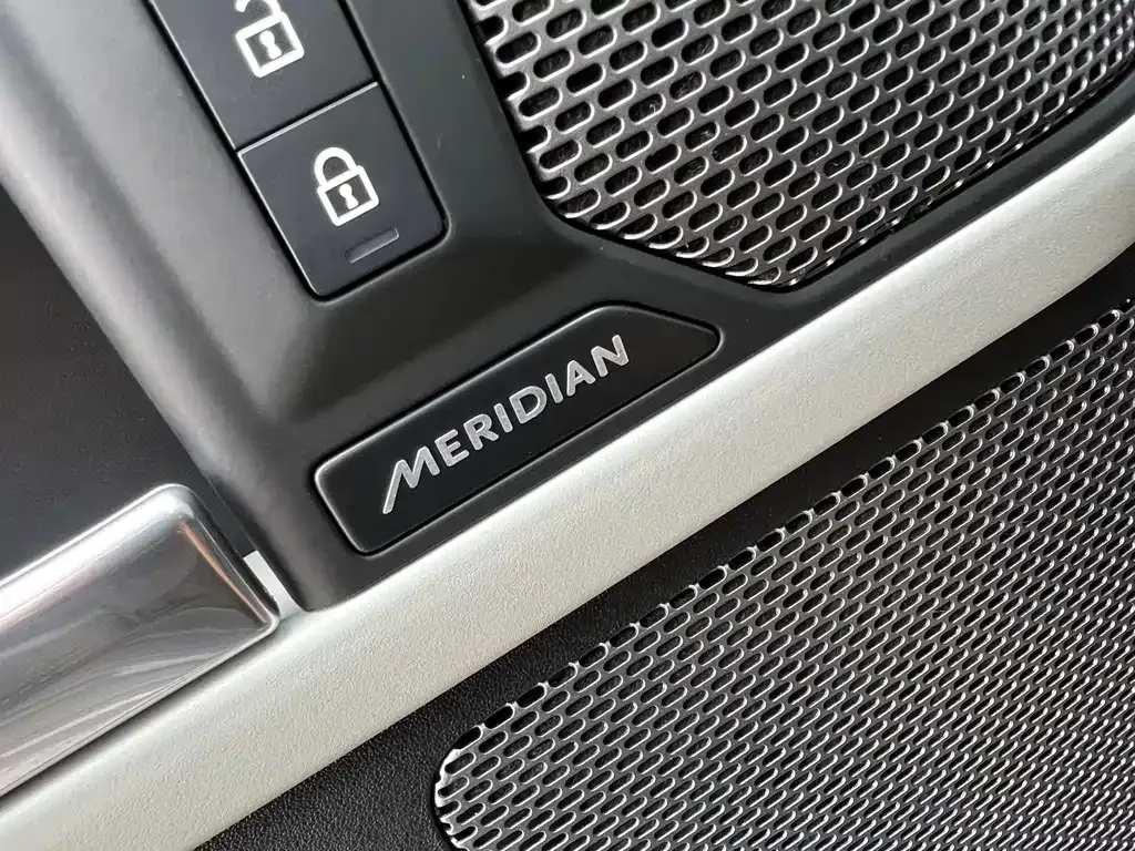 Land Rover Defender — фото 9