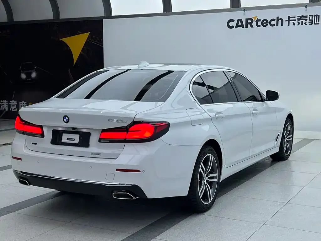 BMW 5 Series — фото 4