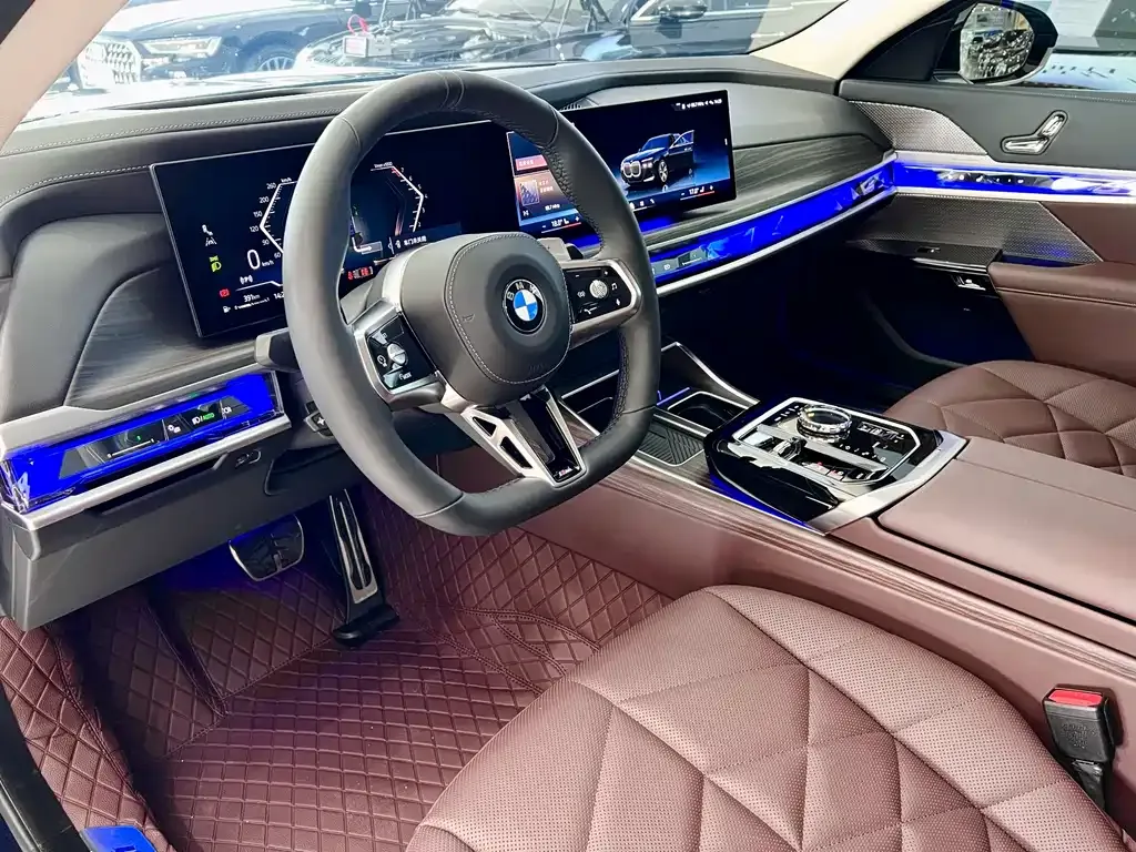BMW 7 Series — фото 9