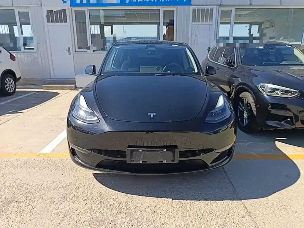 Tesla Model Y — фото 6
