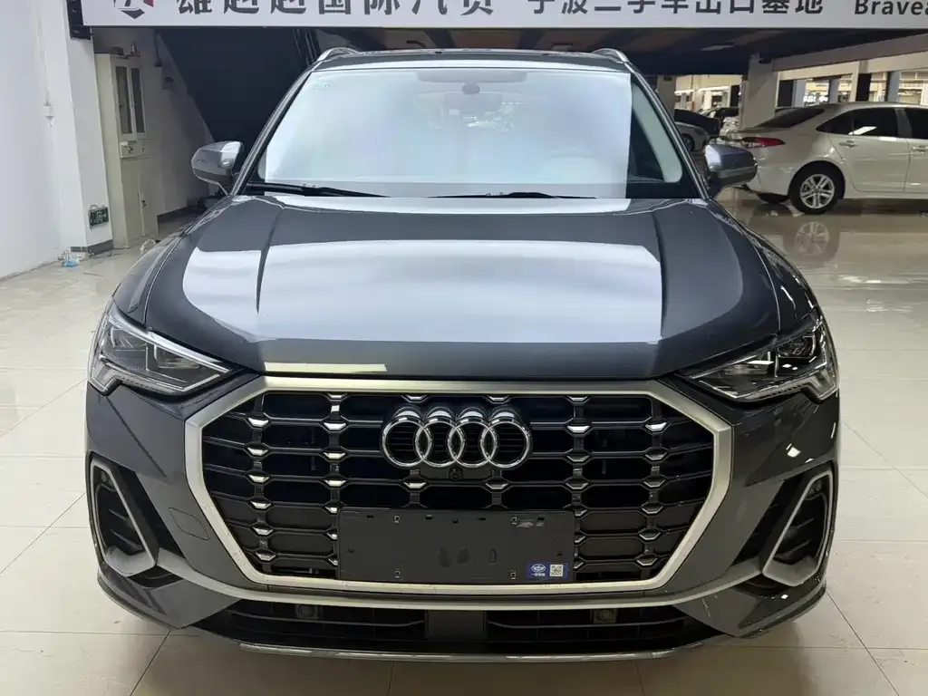 Audi Q3 — фото 8