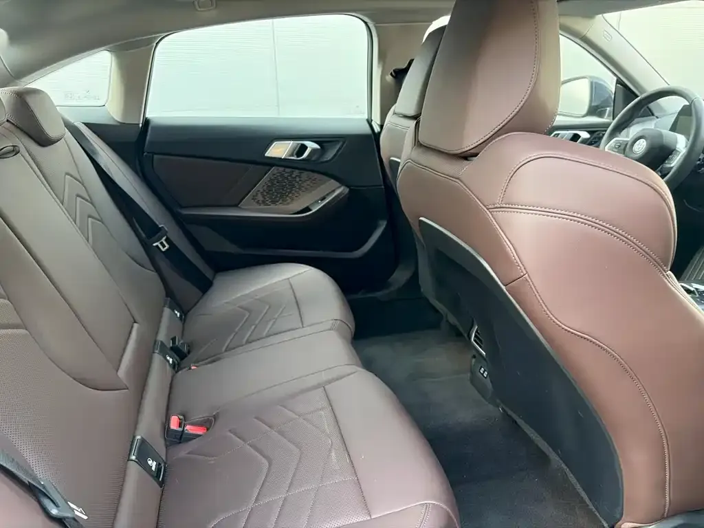 BMW 2 Series 2025 из CN, фото 2