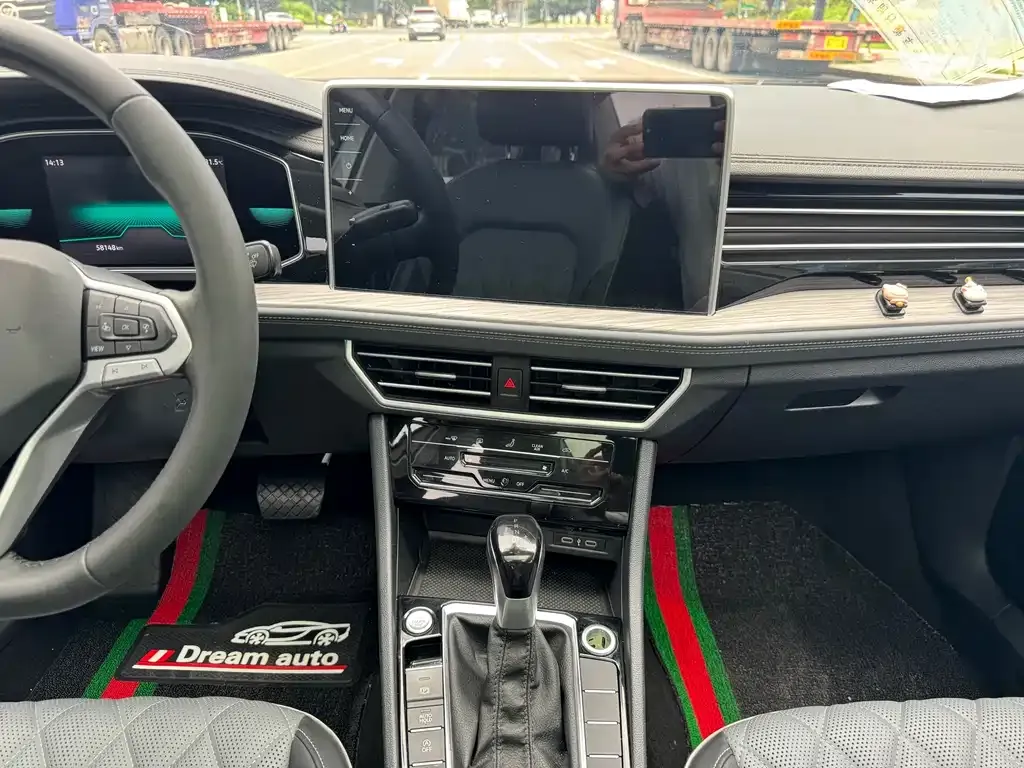 Volkswagen Sagitar 2023 из CN, фото 2