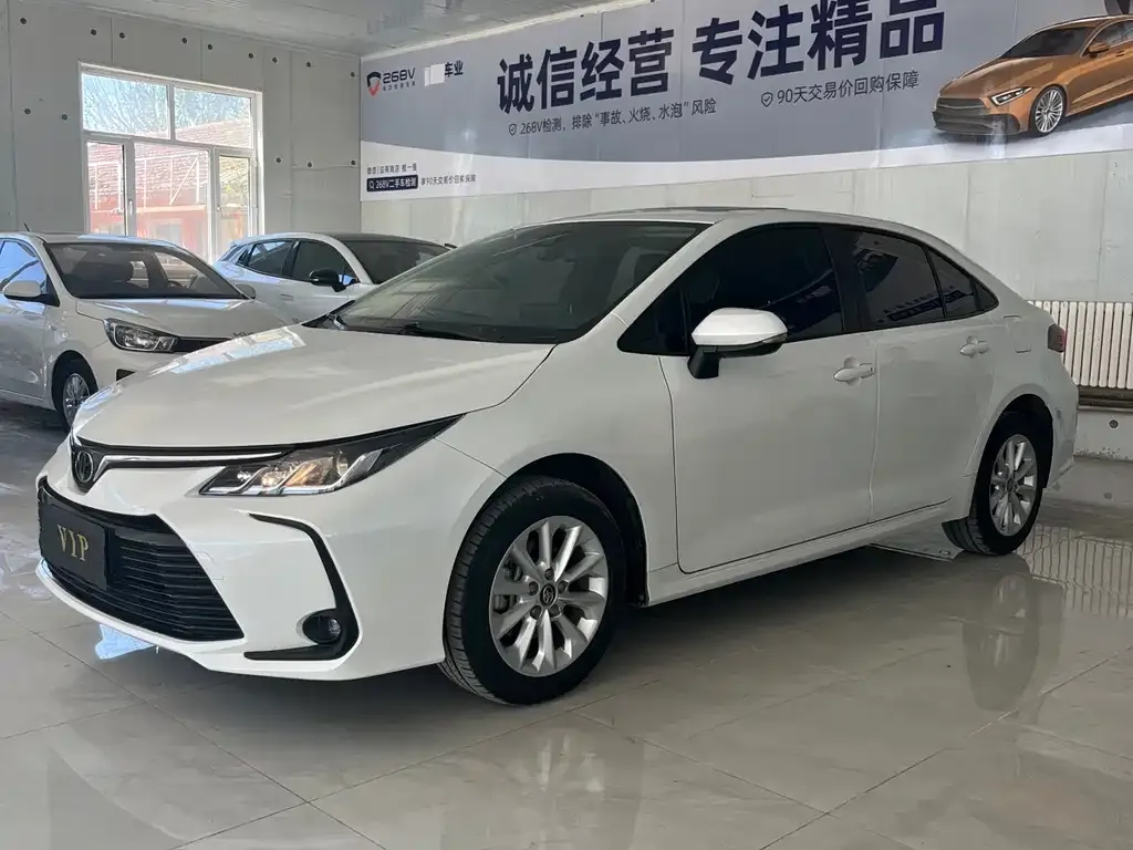 Toyota Corolla — фото 1