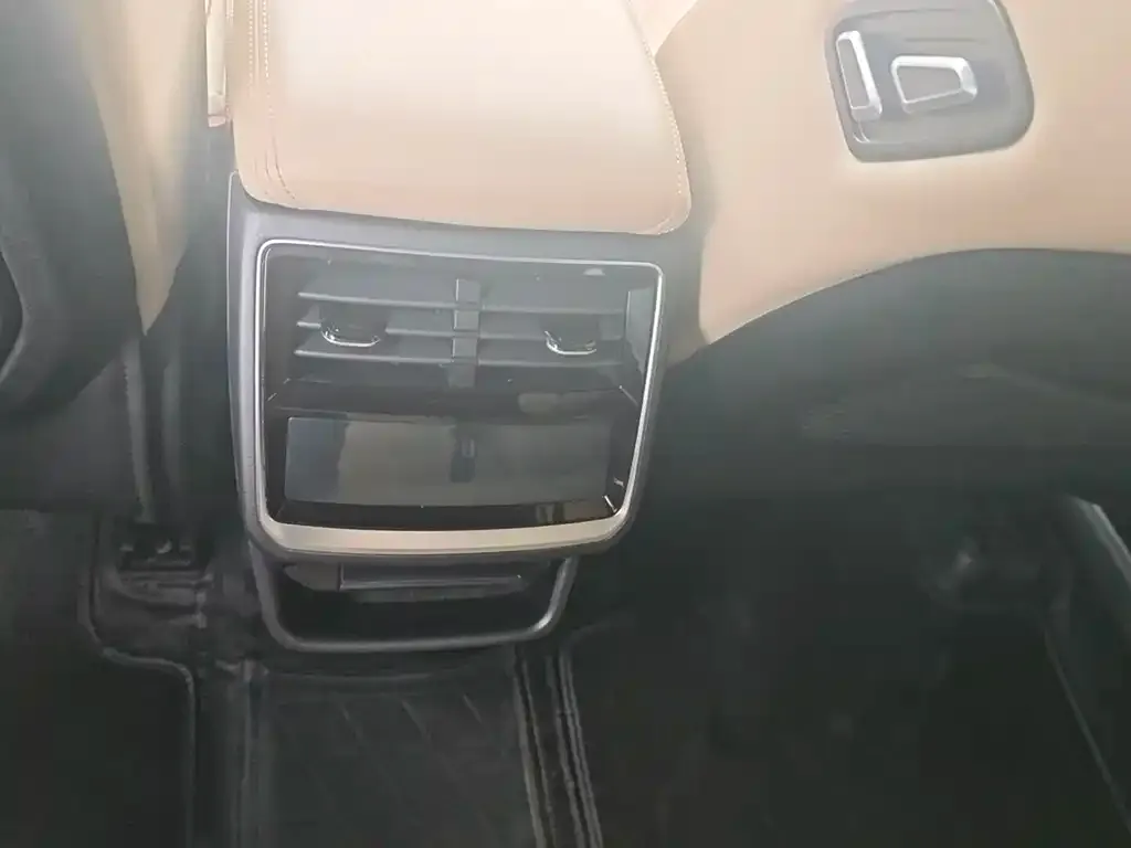 Geely Xingyue L 2024 из CN, фото 2