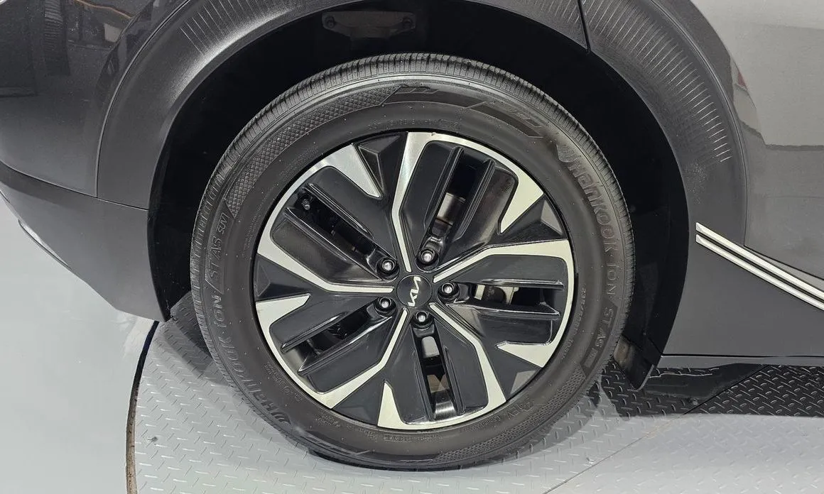 Kia EV6 2023 из KR, фото 6