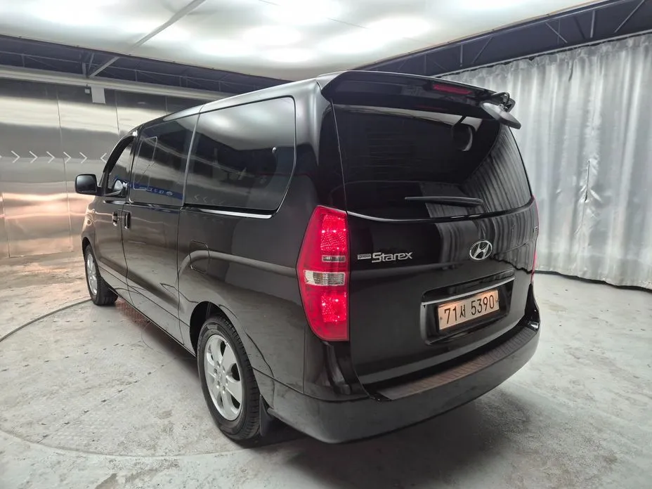 Hyundai Starex 2021 из KR, фото 2