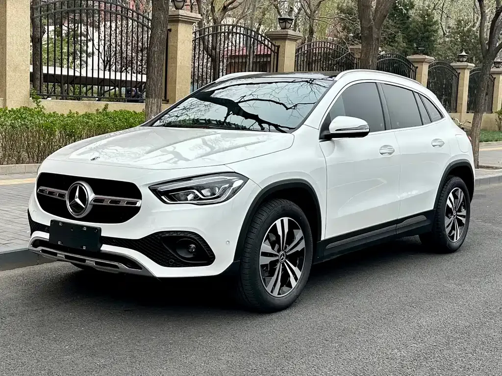 Mercedes-Benz GLA — фото 1