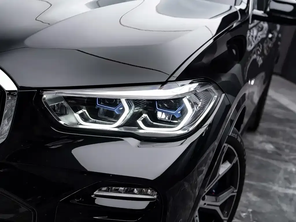 BMW X5 (Import) — фото 2