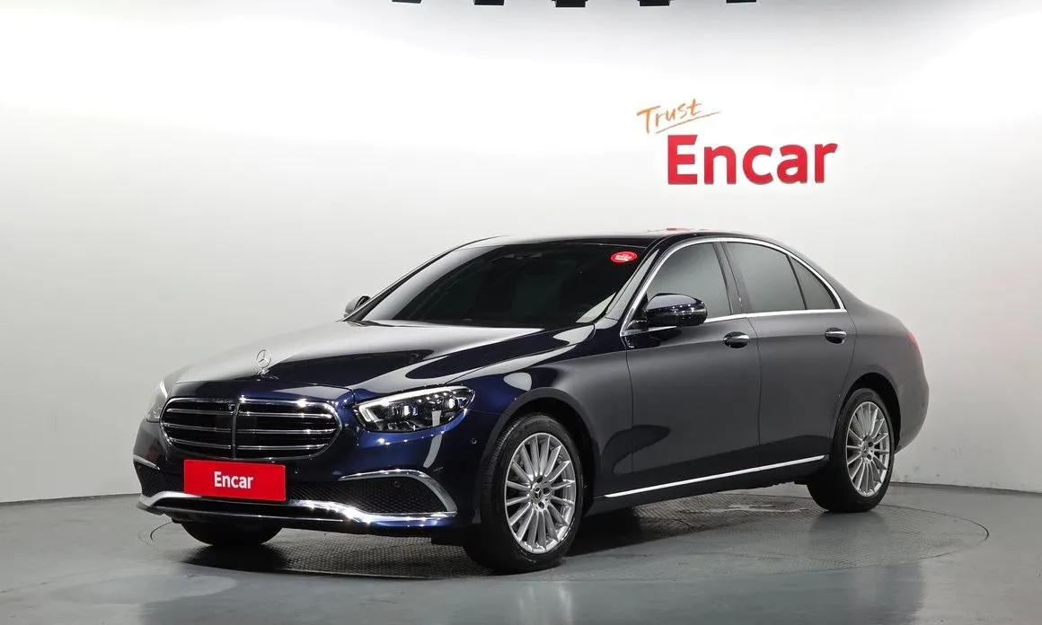 Mercedes-Benz E-Class — фото 1