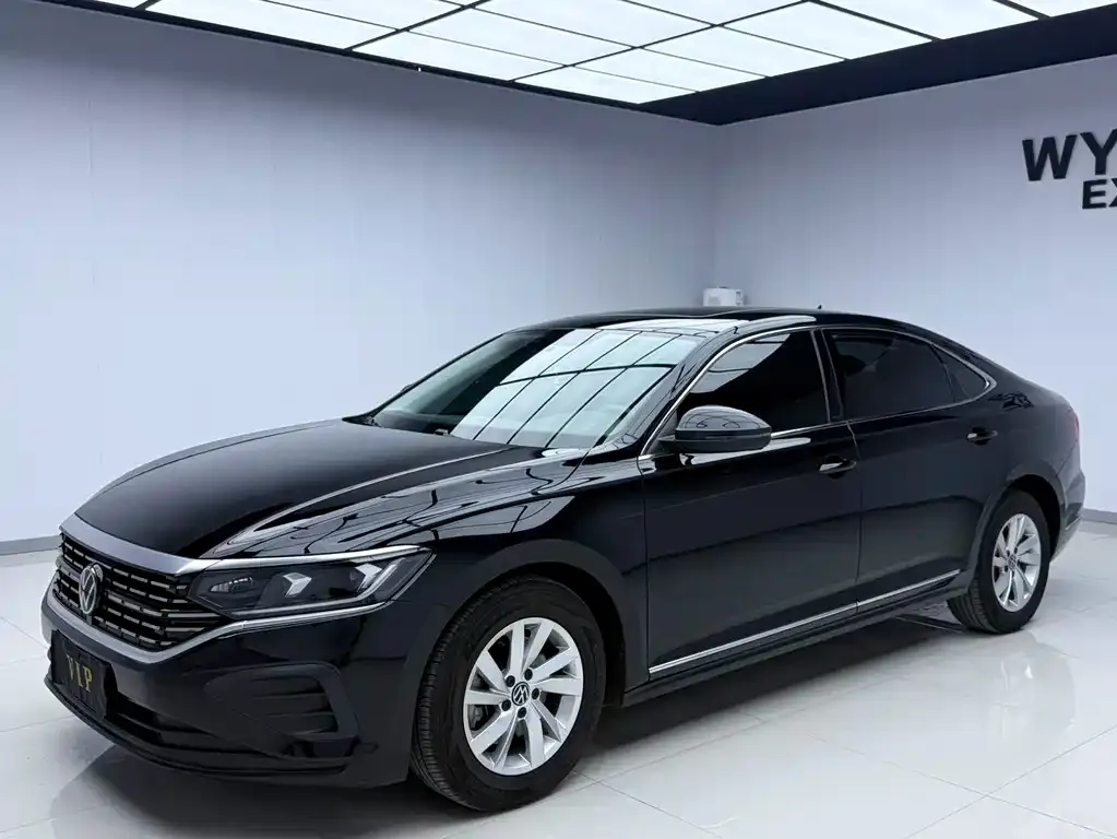 Volkswagen Passat — фото 1