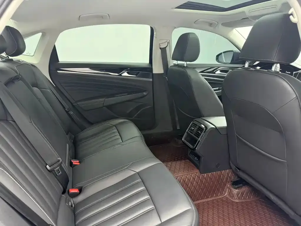 Volkswagen Passat — фото 10