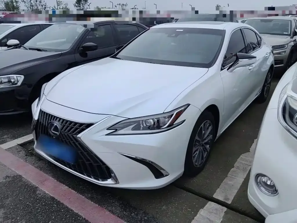 Lexus ES — фото 1