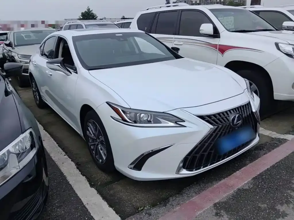 Lexus ES — фото 9