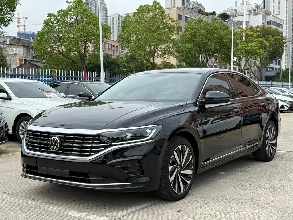 Volkswagen Passat — фото 1