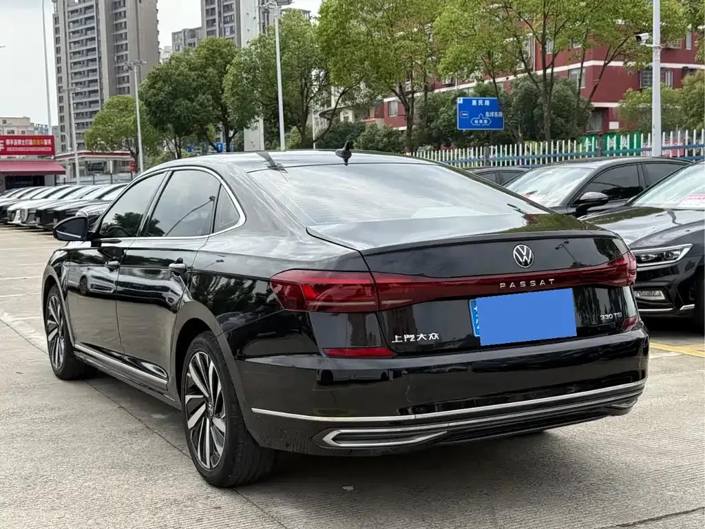 Volkswagen Passat — фото 4