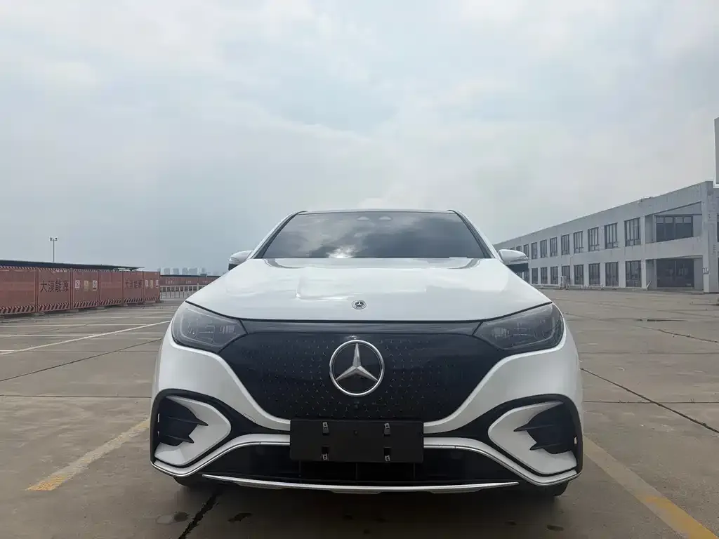 Mercedes-Benz EQE SUV — фото 2