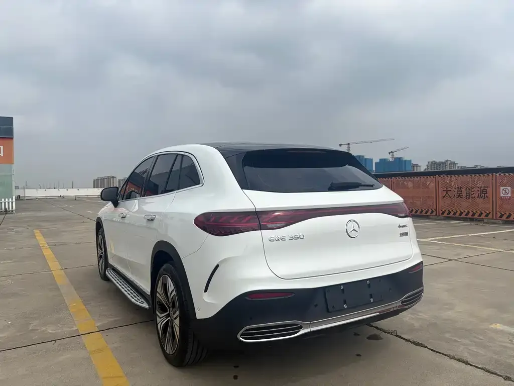 Mercedes-Benz EQE SUV — фото 8