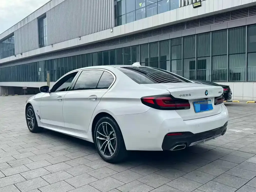 BMW 5 Series — фото 4
