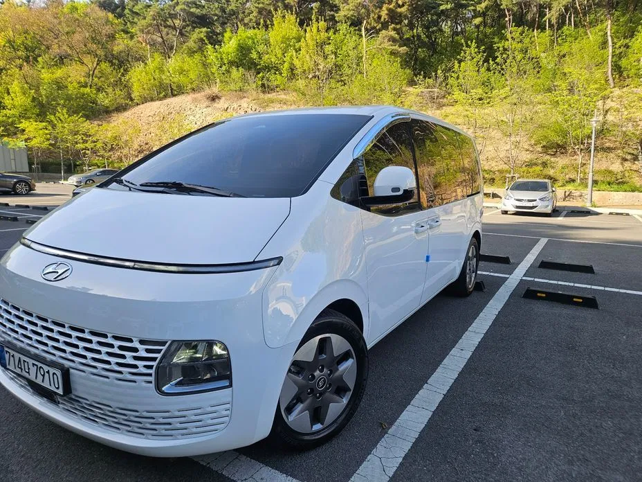 Hyundai Staria — фото 1