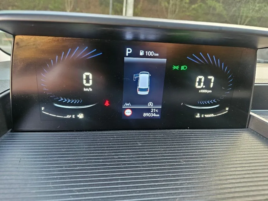 Hyundai Staria — фото 3