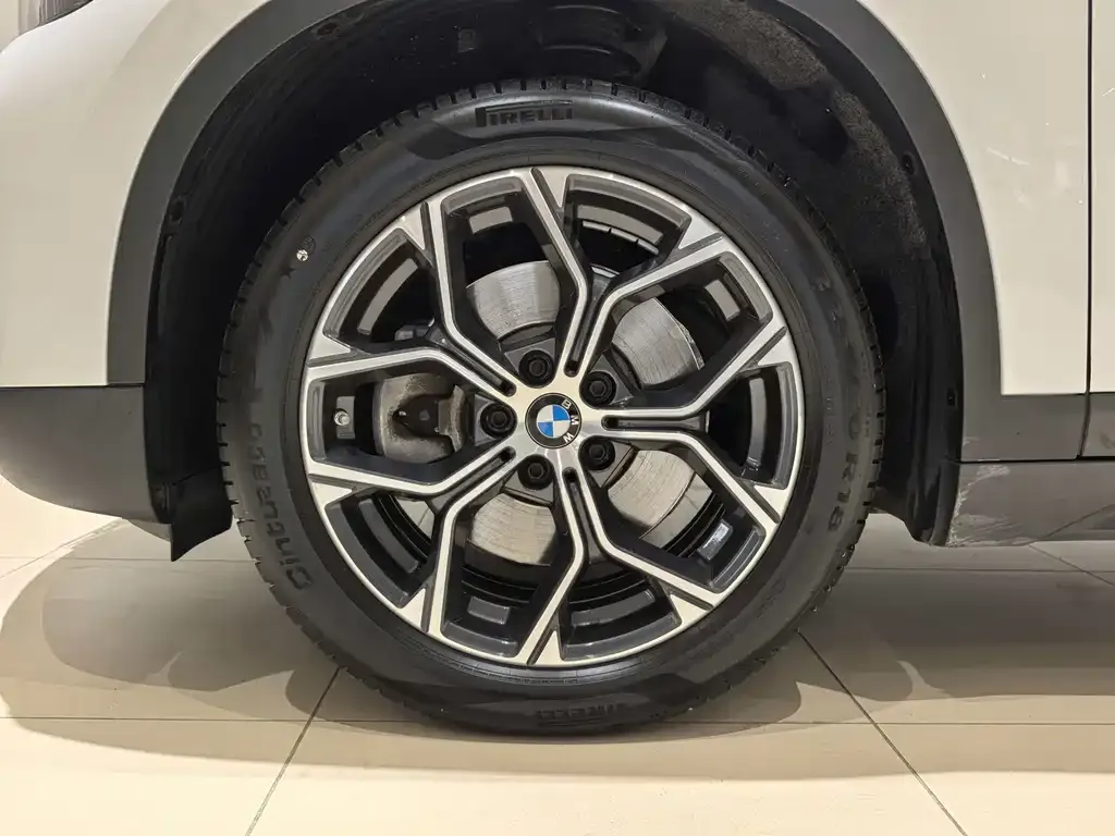 BMW X1 — фото 9