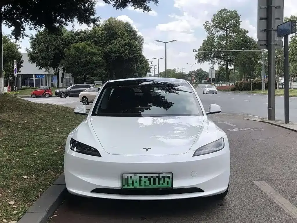 Tesla Model 3 — фото 5