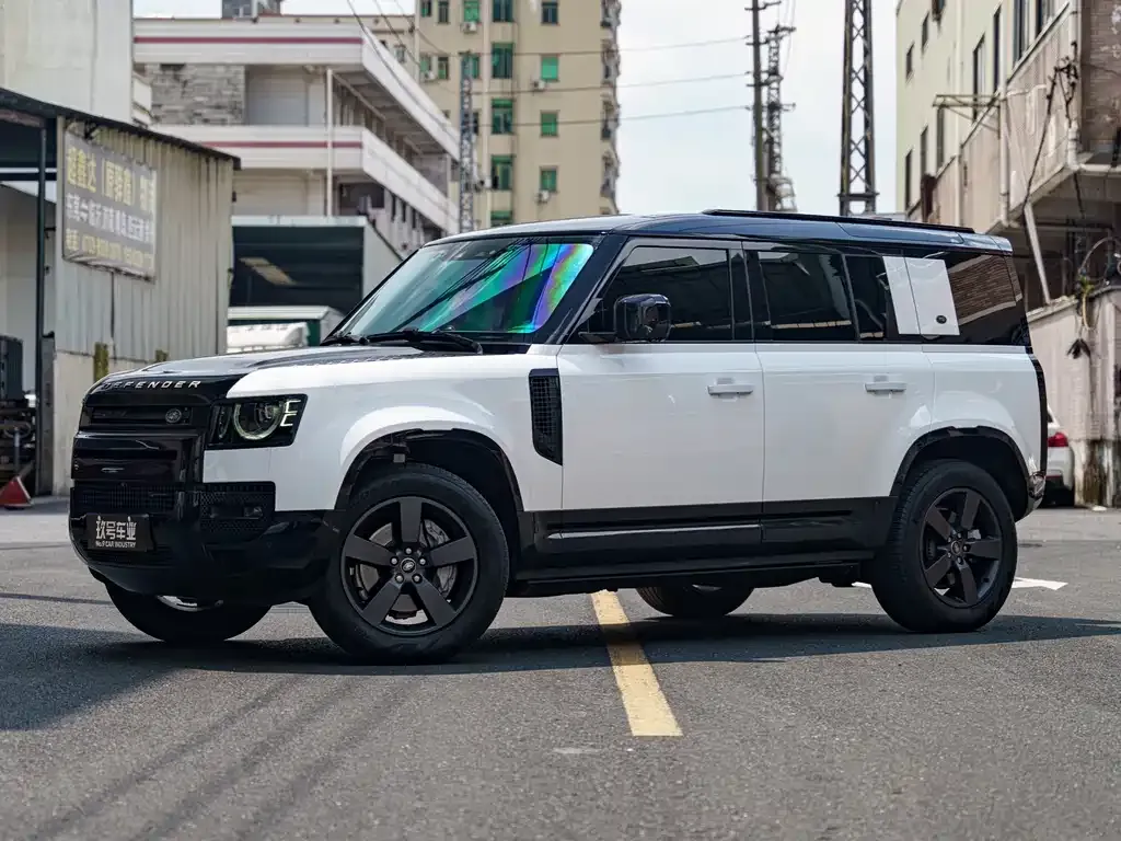 Land Rover Defender — фото 1