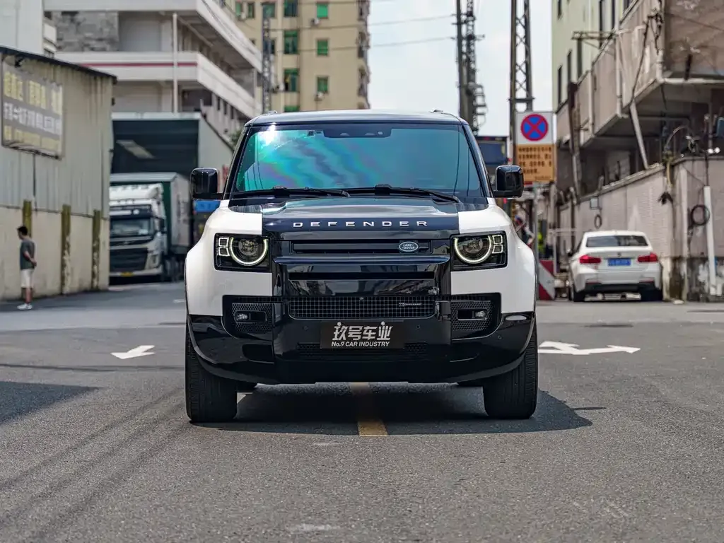Land Rover Defender — фото 10