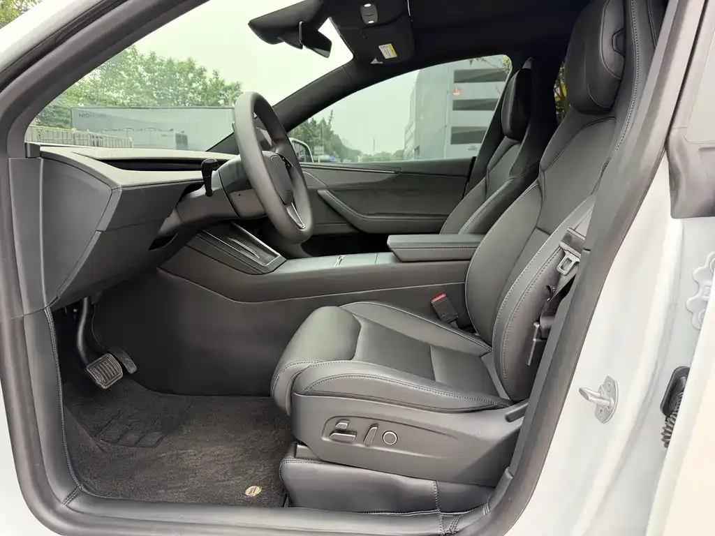 Tesla Model Y L 2025 из CN, фото 7