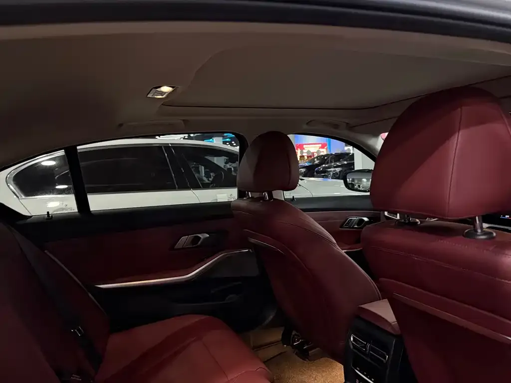 BMW 3 Series 2024 из CN, фото 9