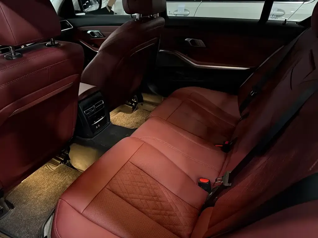 BMW 3 Series 2024 из CN, фото 4