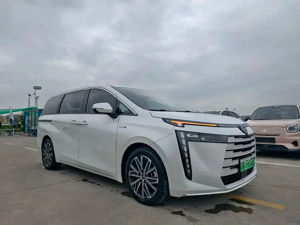 GAC Motor 传祺E8 PHEV — фото 8