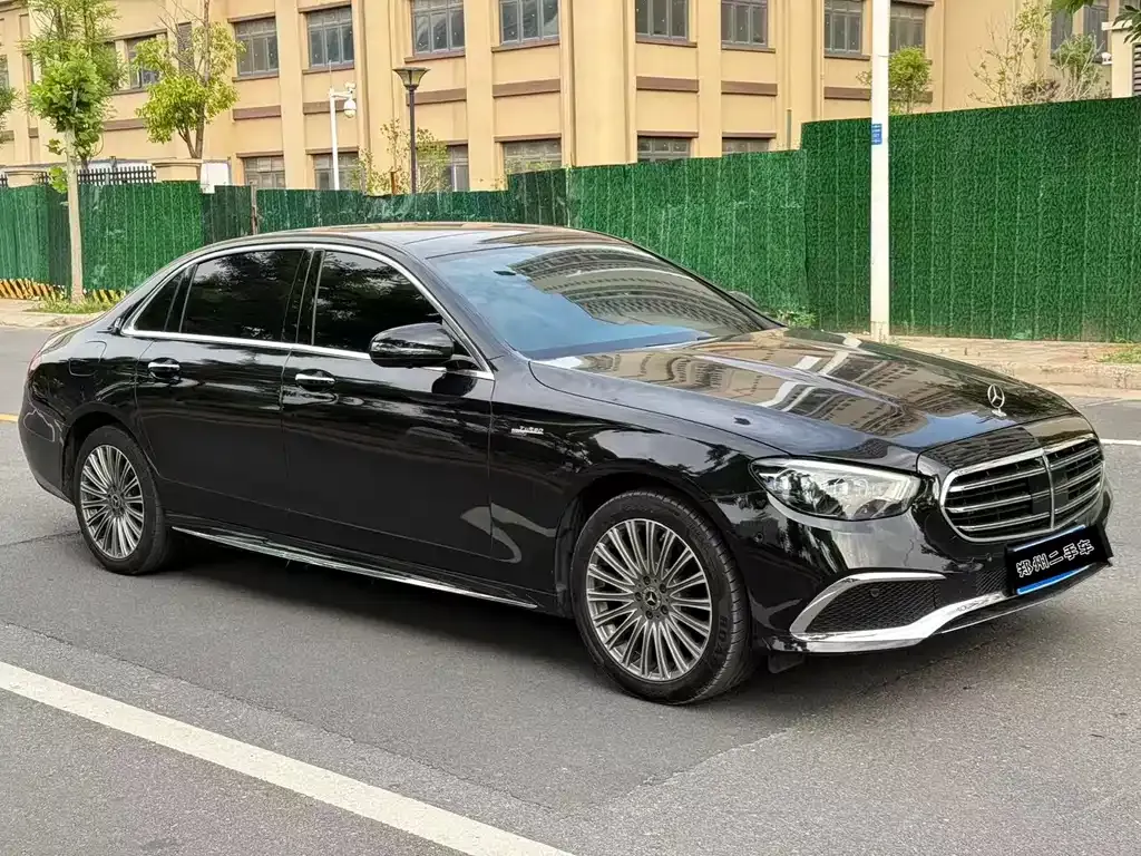 Mercedes-Benz E-Class — фото 5