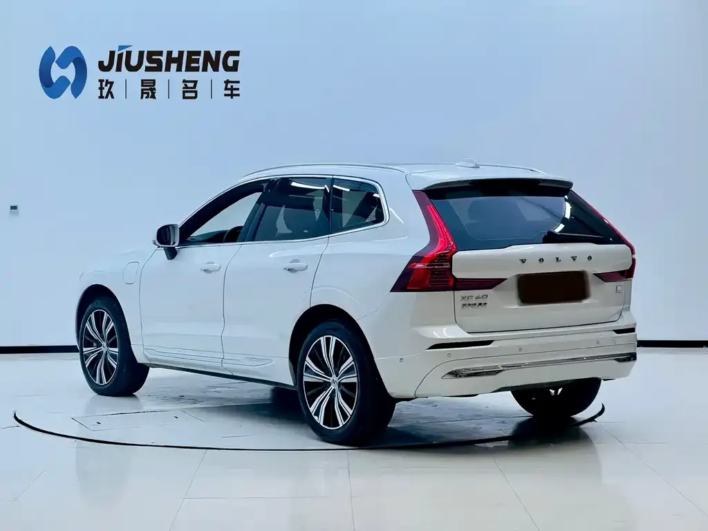 Volvo XC60 PHEV 2022 из CN, фото 4