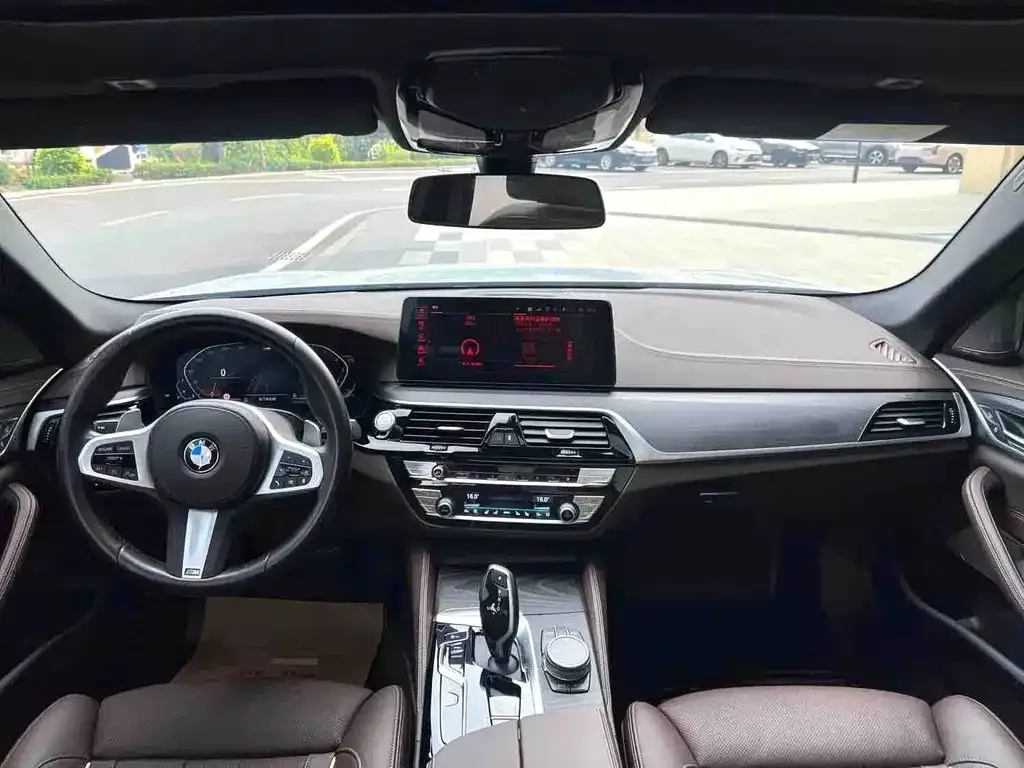 BMW 5 Series — фото 10
