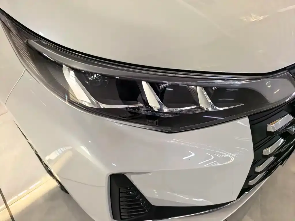 GAC Motor Trumpchi M6 — фото 3