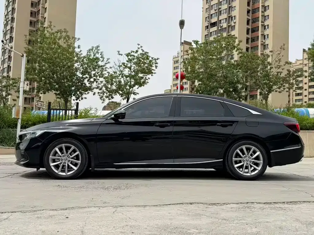 Honda Accord — фото 9