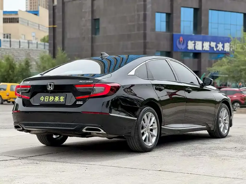 Honda Accord — фото 4