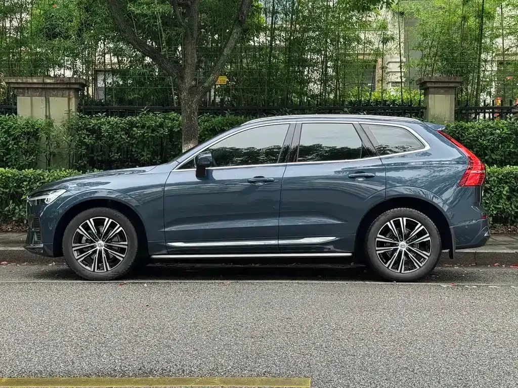Volvo XC60 — фото 6