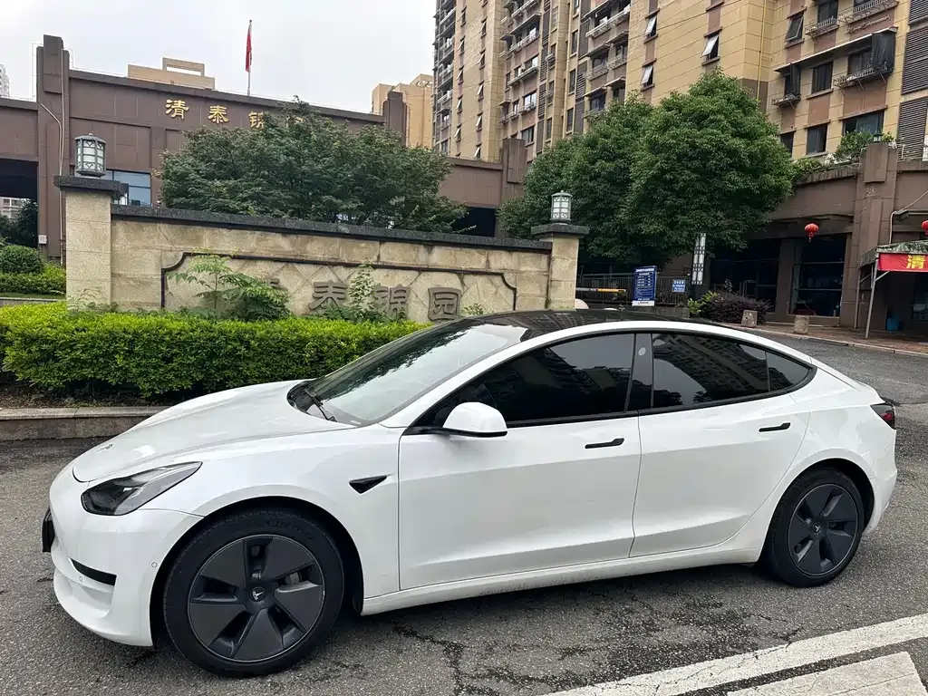 Tesla Model 3 — фото 7