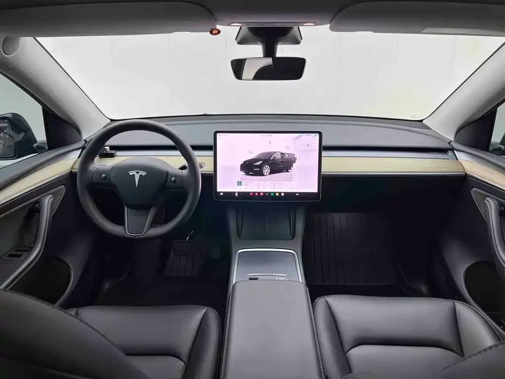 Tesla Model Y — фото 6