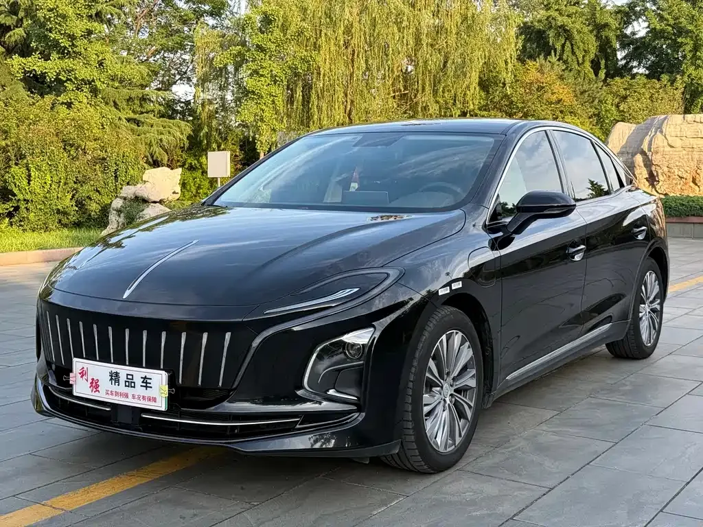 Hongqi E-QM5 — фото 1