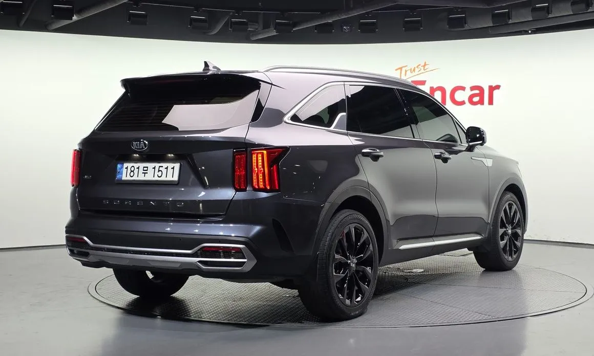 Kia Sorento — фото 6