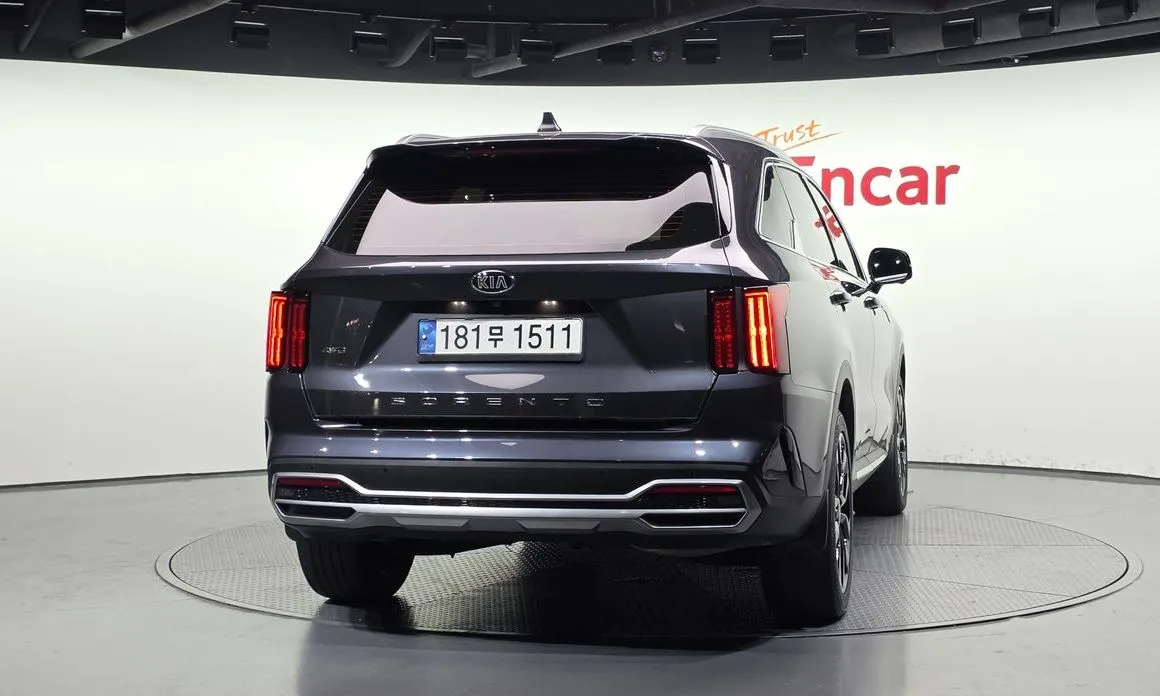 Kia Sorento — фото 8