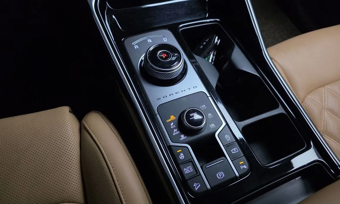 Kia Sorento — фото 9